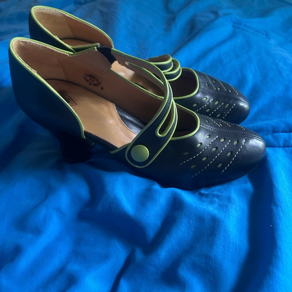 John Fluevog Black and Green Allure